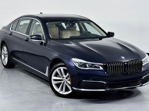 Used 2019 BMW 750i xDrive 750i xDrive w/ Executive Package image 3