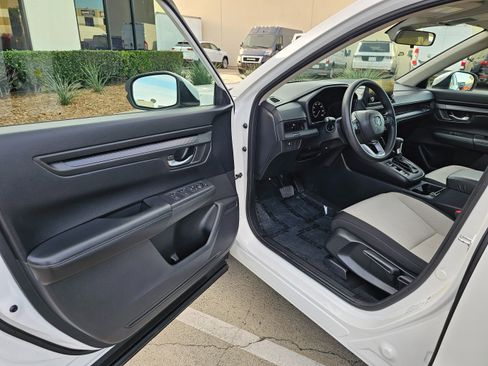 Used 2023 Honda CR-V LX image 14