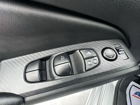 Used 2024 Nissan Altima 2.5 SV image 5