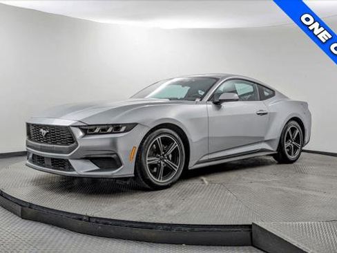 Used 2024 Ford Mustang Coupe image 2