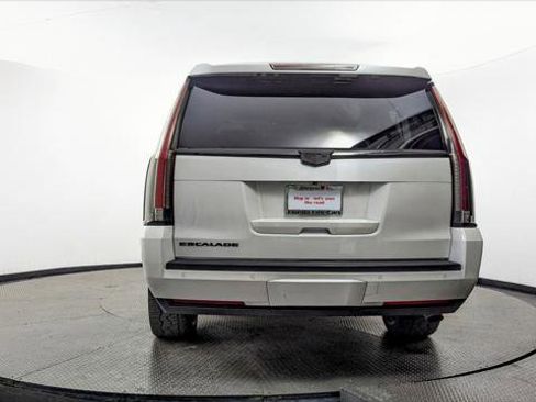 Used 2016 Cadillac Escalade ESV Premium image 7