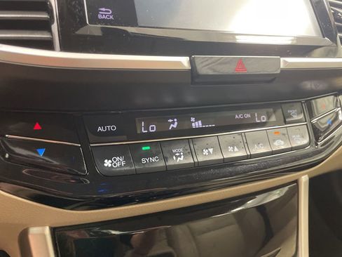 Used 2016 Honda Accord Touring image 16