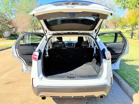 Used 2020 Ford Edge SEL image 13