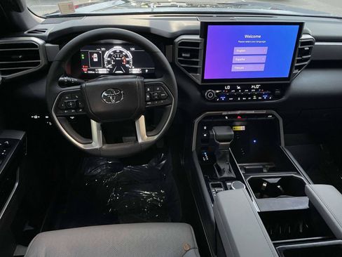 Used 2025 Toyota Tundra Limited AWD/4WD image 19