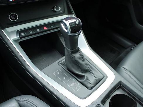 Used 2023 Audi Q3 2.0T Premium w/ Convenience Package AWD/4WD image 28