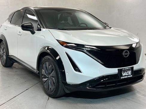 Used 2023 Nissan Ariya AWD/4WD image 7