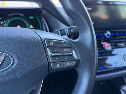 Used 2022 Hyundai Ioniq Limited image 17