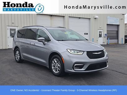 Used 2021 Chrysler Pacifica Touring w/ Uconnect Theater Family Group