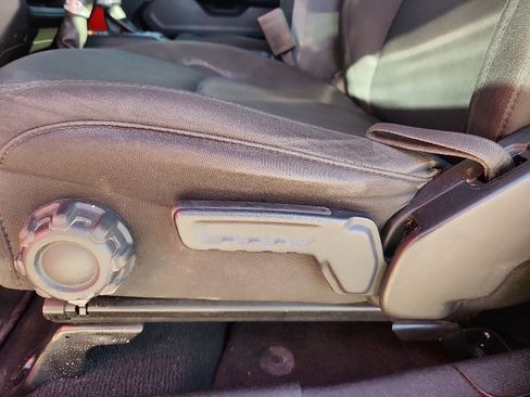 Used 2021 Jeep Gladiator Sport image 13