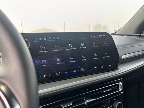 Certified 2025 Chevrolet Traverse LT image 18