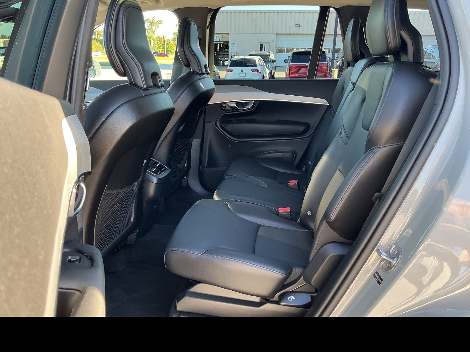 Certified 2025 Volvo XC90 B5 Core AWD/4WD image 24