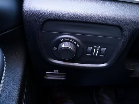 Used 2023 Jeep Grand Cherokee L Laredo image 21