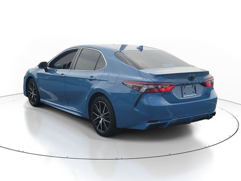 Used 2023 Toyota Camry SE FWD image 4