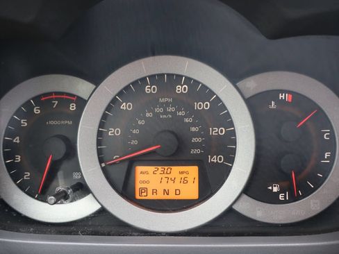 Used 2011 Toyota RAV4 4WD w/ Upgrade Value Pkg image 35