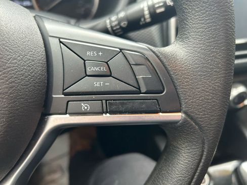 Used 2021 Nissan Kicks S image 17