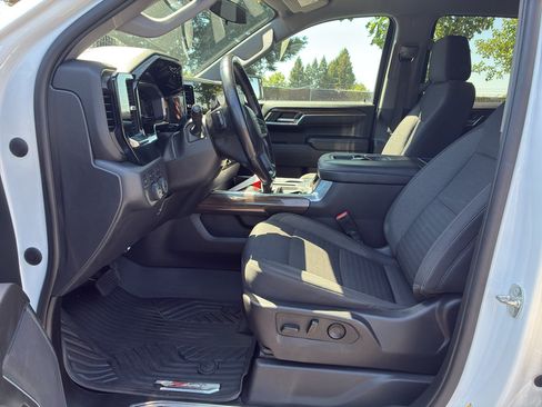 Used 2022 Chevrolet Silverado 1500 RST AWD/4WD image 23