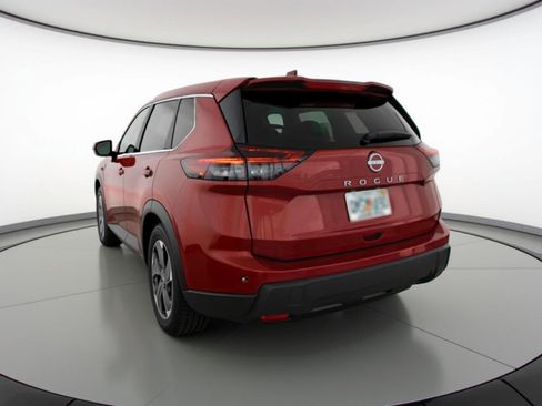 Used 2025 Nissan Rogue SV image 6
