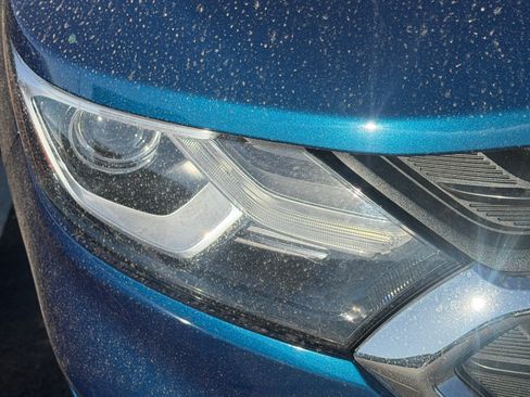 Used 2021 Chevrolet Equinox LT FWD image 10