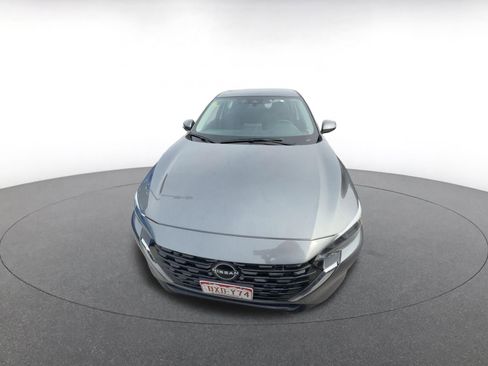 Used 2025 Nissan Sentra SV image 2