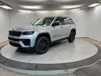 New 2026 Jeep Grand Cherokee Altitude video 1