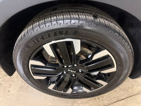 Used 2023 Kia Telluride SX AWD/4WD image 13