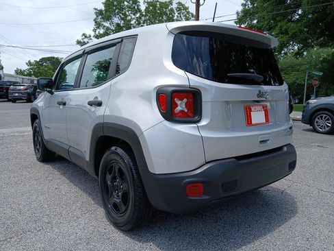 Used 2021 Jeep Renegade Sport FWD image 8