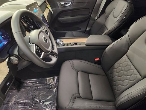 New 2026 Volvo XC60 B5 Core image 14