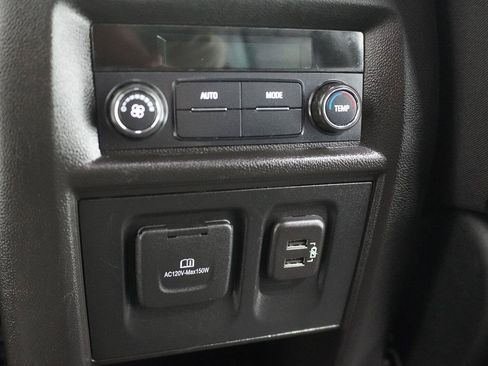 Used 2023 Chevrolet Traverse RS FWD image 34