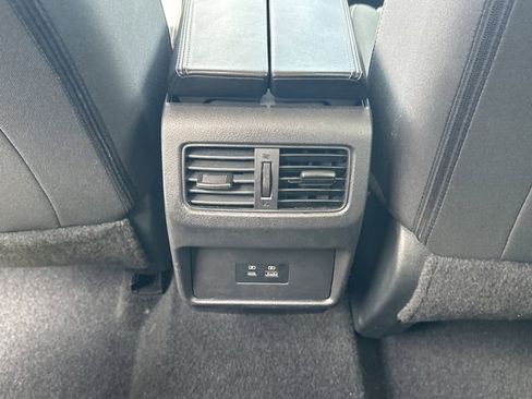 Certified 2023 Nissan Rogue SV FWD image 18