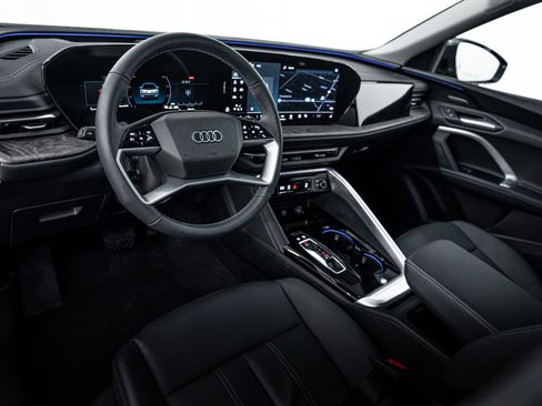 Certified 2025 Audi Q5 Premium Plus w/ Premium Plus image 9