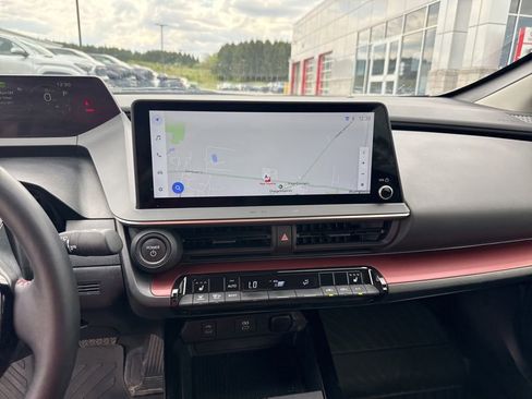 Used 2024 Toyota Prius Prime FWD image 22