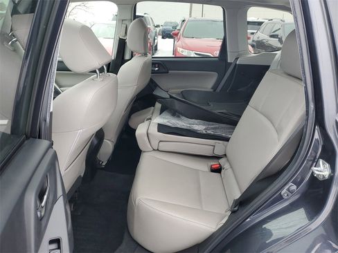 Used 2015 Subaru Forester 2.5i Limited image 11
