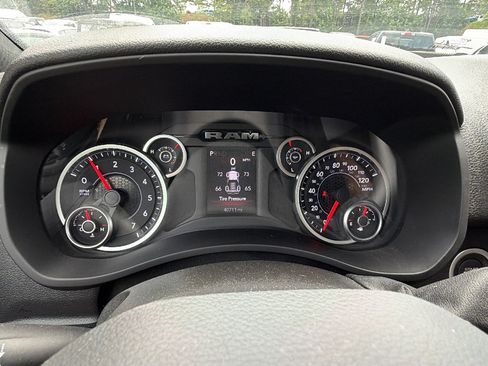 Used 2025 RAM 2500 Big Horn AWD/4WD image 29