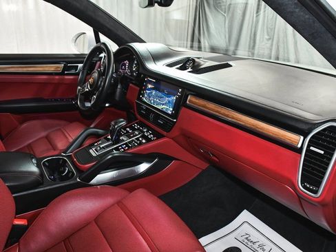 Used 2023 Porsche Cayenne Turbo S image 67