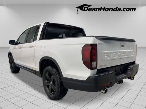 New 2026 Honda Ridgeline Black Edition image 3