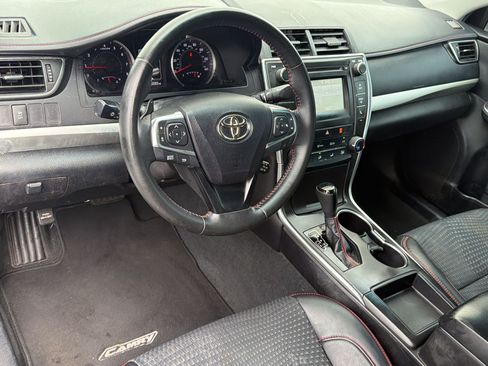 Used 2015 Toyota Camry SE FWD image 4