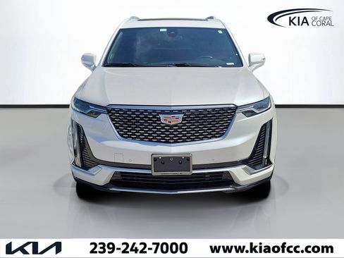 Used 2021 Cadillac XT6 Premium Luxury image 2