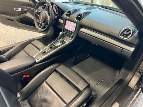 Used 2017 Porsche 718 Boxster image 20