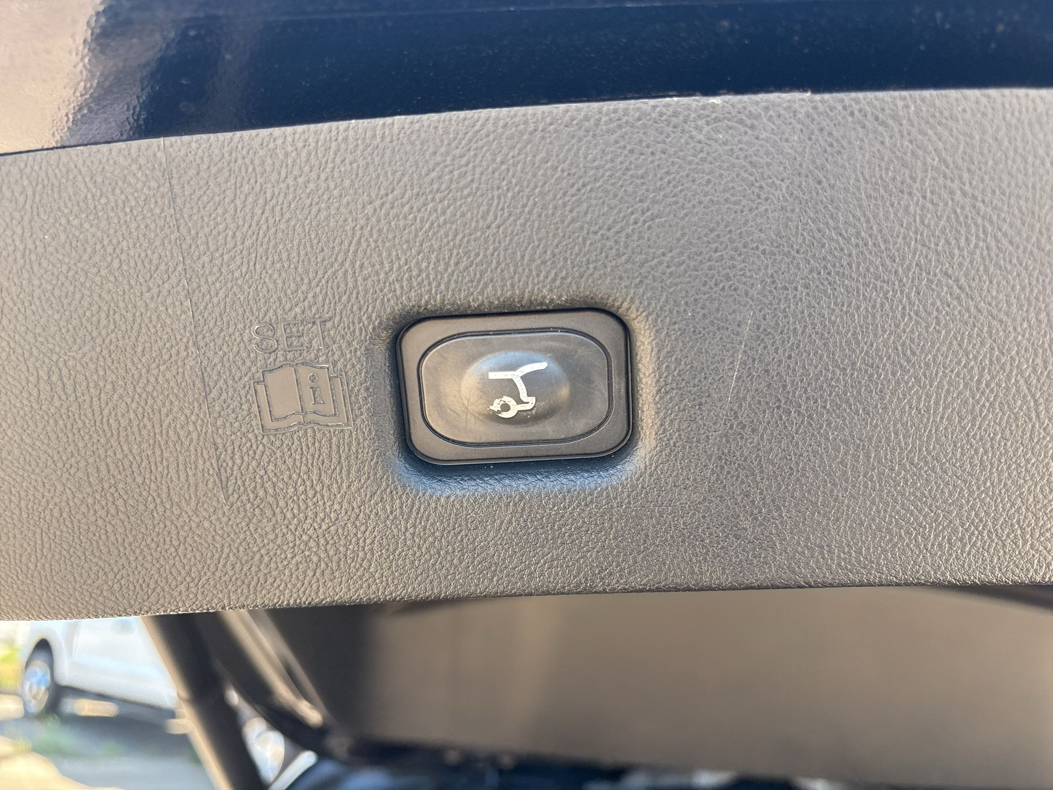 Used 2022 Lincoln Nautilus Reserve FWD image 13