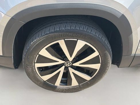 Used 2023 Volkswagen Taos SE w/ Panoramic Sunroof Package AWD/4WD image 37