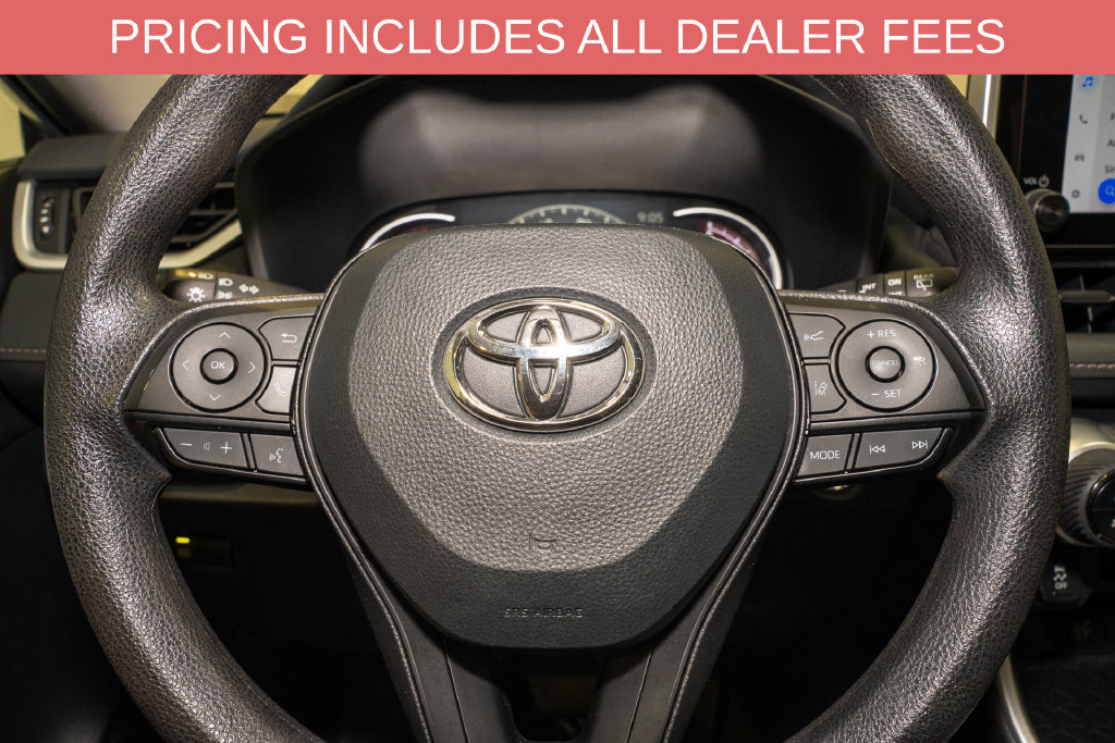 Used 2025 Toyota RAV4 XLE FWD image 16