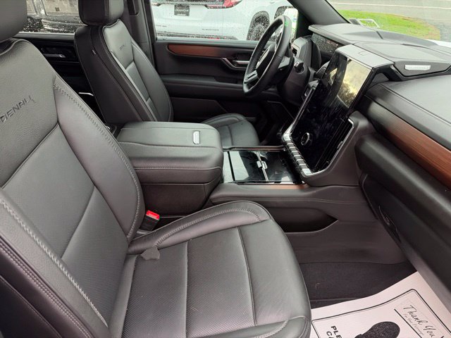 Used 2026 GMC Yukon XL Denali w/ Sun & Power Step Package AWD/4WD image 13