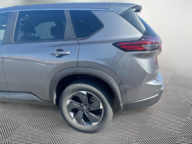 Used 2025 Nissan Rogue SV AWD/4WD image 6