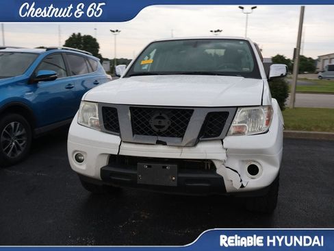 Used 2012 Nissan Frontier SV w/ Sport Appearance Pkg AWD/4WD image 8