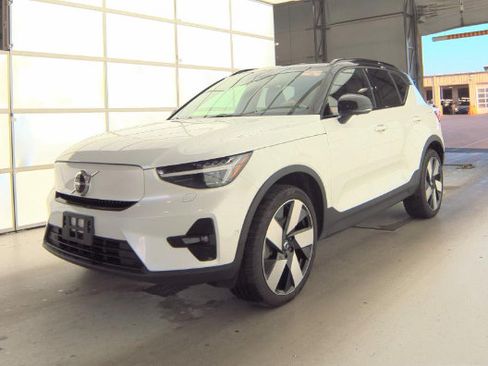 Used 2023 Volvo XC40 Recharge Ultimate AWD/4WD image 4