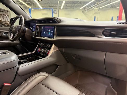 Used 2022 GMC Yukon Denali w/ Max Trailering Package AWD/4WD image 11