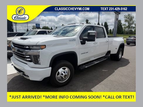 Used 2022 Chevrolet Silverado 3500 High Country AWD/4WD image 1