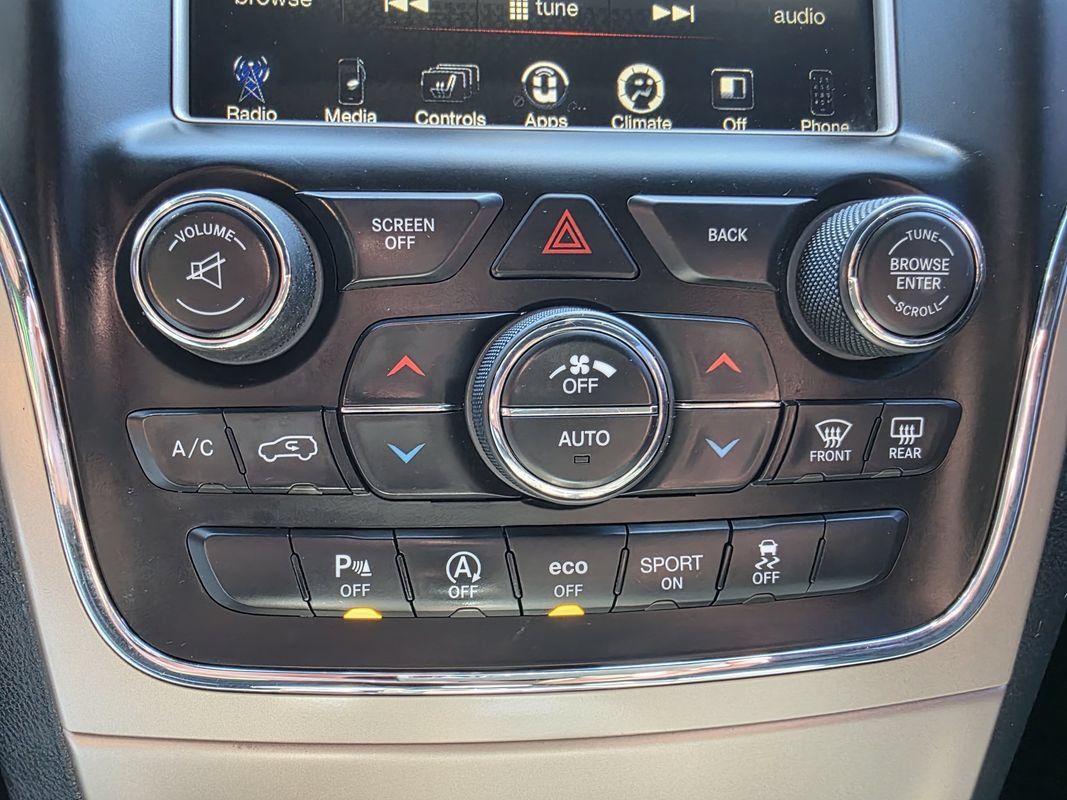 Used 2016 Jeep Grand Cherokee Limited AWD/4WD image 25
