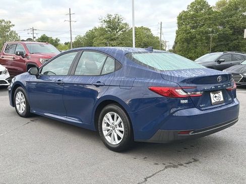 Used 2025 Toyota Camry LE FWD image 5