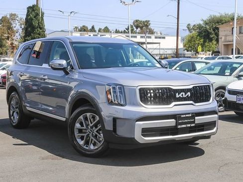 Certified 2024 Kia Telluride LX FWD image 2